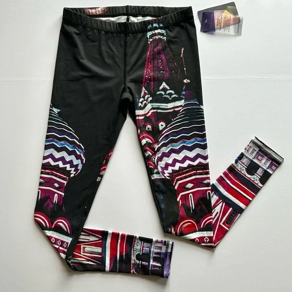 🌸NWT Threads 4 Thought Print Leggings. Black/ Multi. Size: Small - Picture 1 of 9